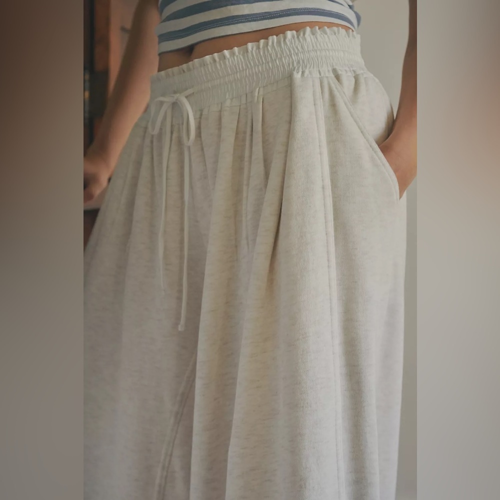 NWT Size M - Anthropologie Wide-Leg Knit Pants Color: NEUTRAL